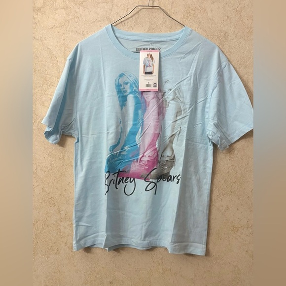 Britney Spears Licensed Band Tee - Picture 2 of 6